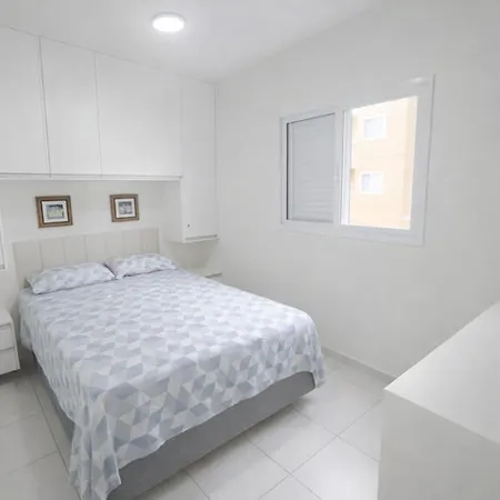 Resort no Itaguá, Piscina, Sauna e Churrasqueira-2